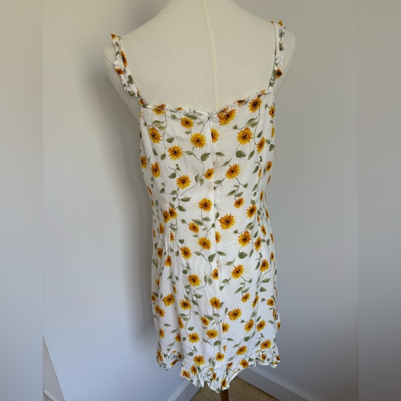 Floral Sunflower Dress - Picture 3 of 5